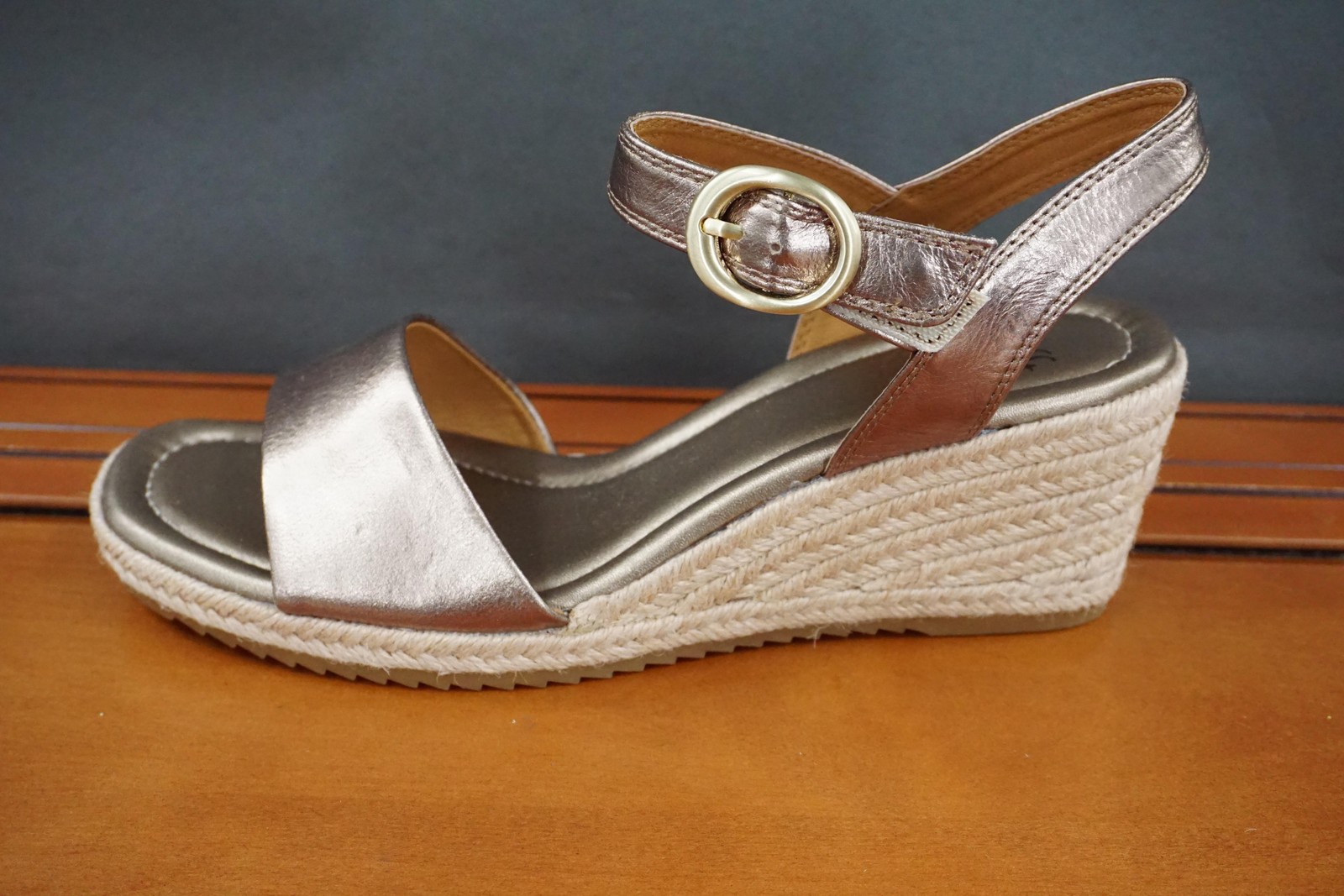Sofft Sandals Shoes Womens 9 US Bronze Metallic Espadrille Wedge Buckle Shoes
