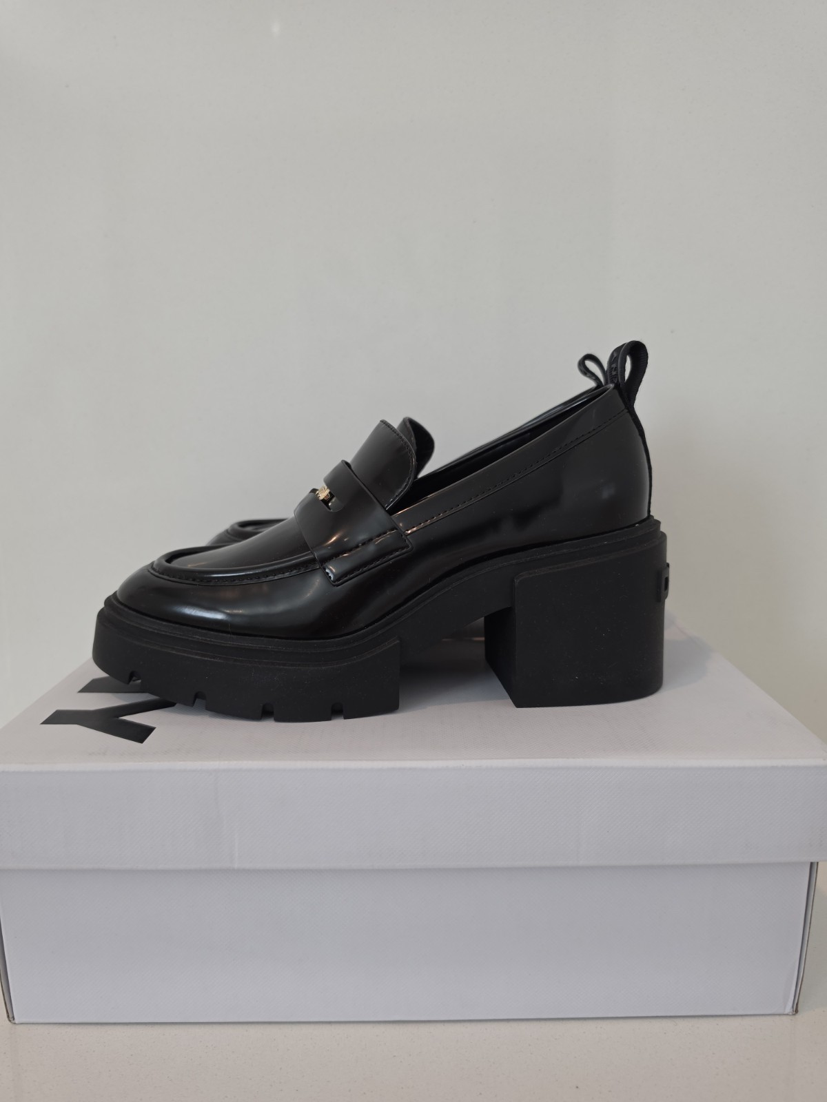 DKNY Women’s Texas Heeled Platform Loafers Black Size 7 M