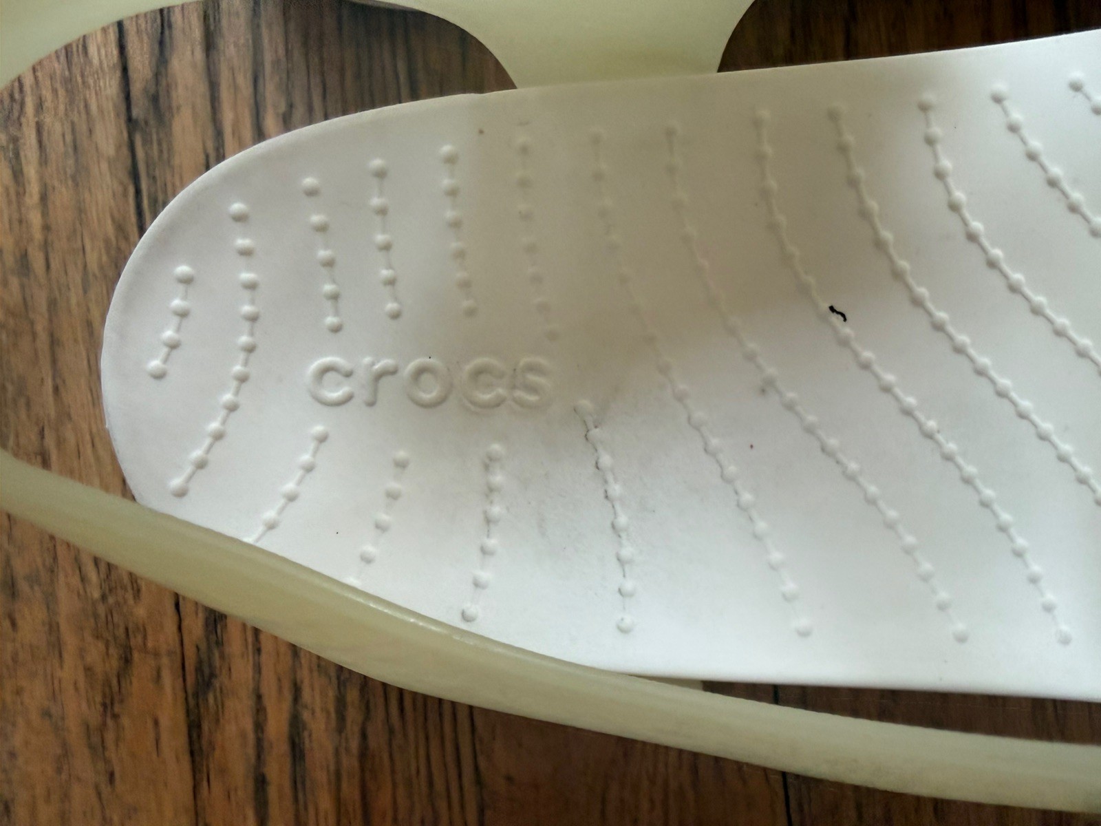 Crocs Splash Glossy Fisherman Womens Sandals White US Sz 9 Sold out 🤍 so comfy