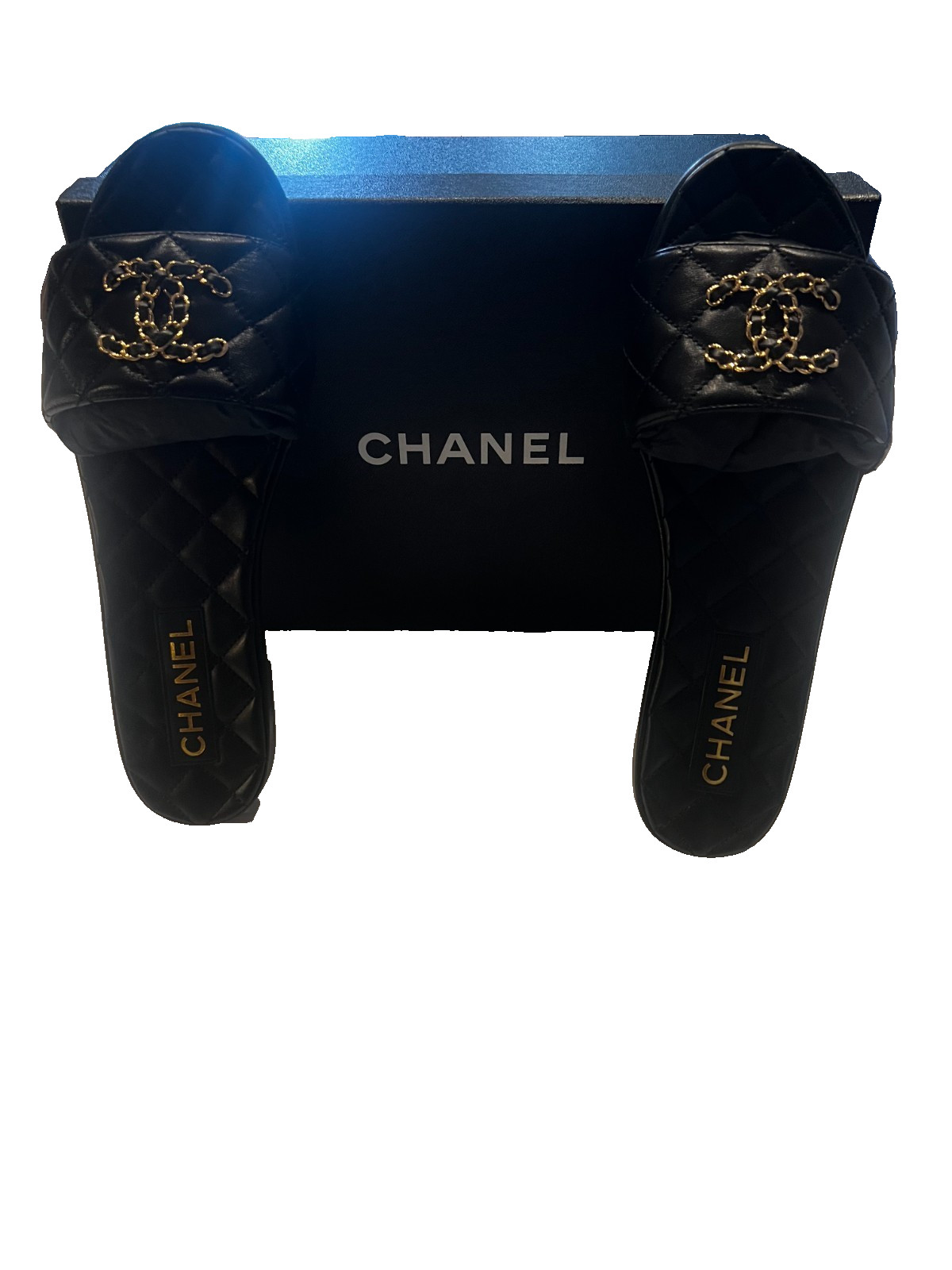 NEW CHANEL CC GOLD CHAIN CHANEL LOGO BLACK QUILTED MULES SANDAL SLIDES SIZE 40.5
