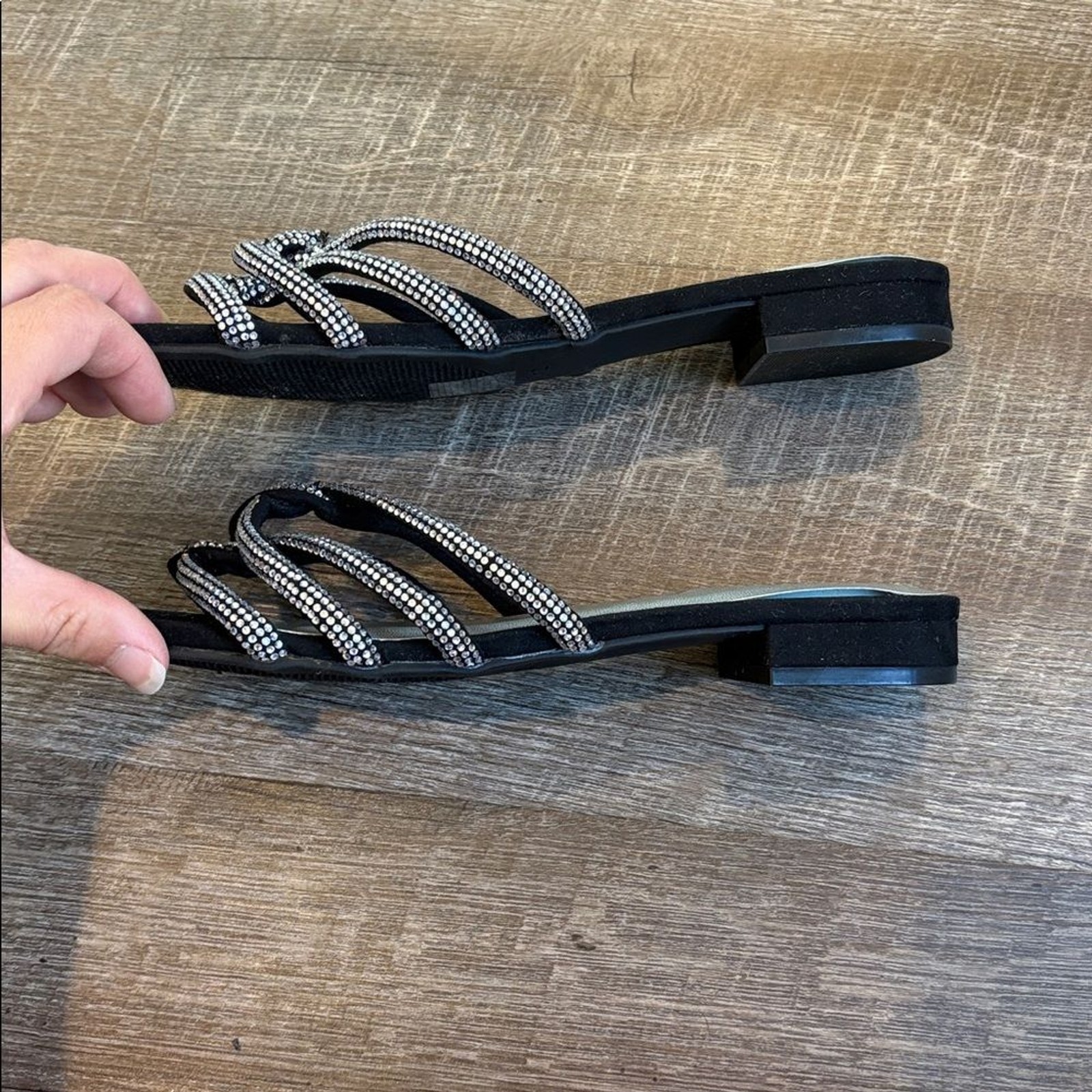 Unisa Tazz Rhinestone Sandals Women’s 7 Black Silver