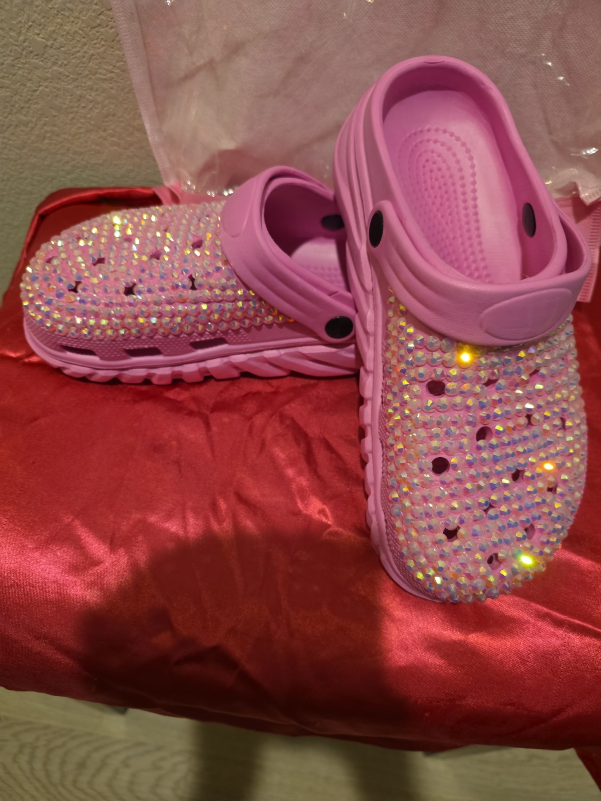 WOMENS PINK SIZE 9-11 BLING SHINY CROC LIKE FLAT HEELS