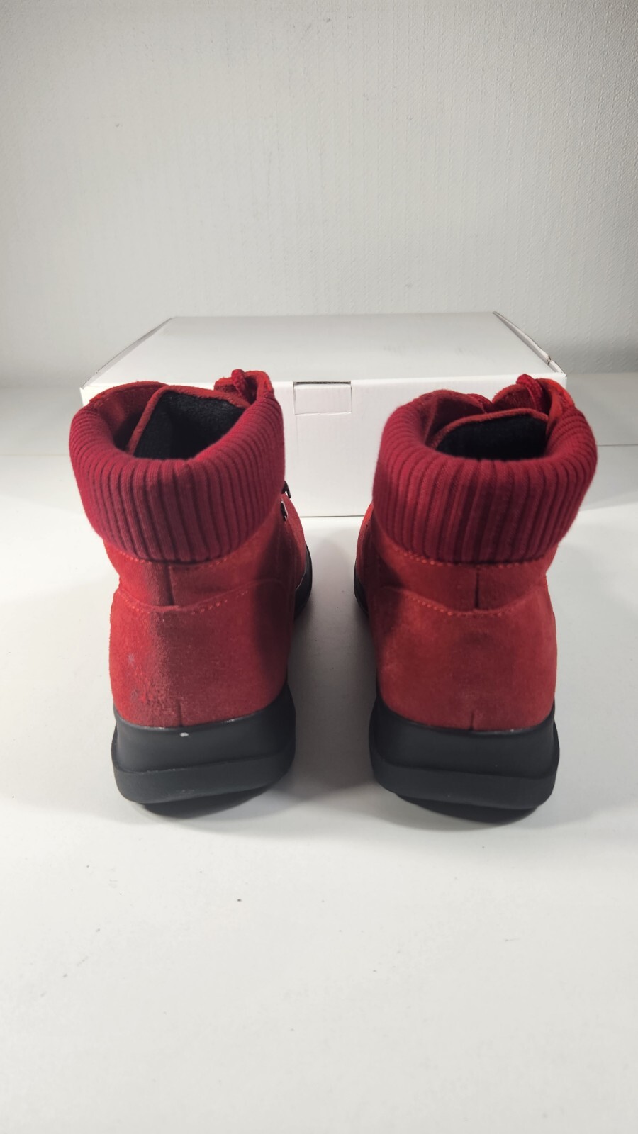 Wanderlust Womens Boston Red Lace-Up Booties Shoes 7.5 WW Never Worn