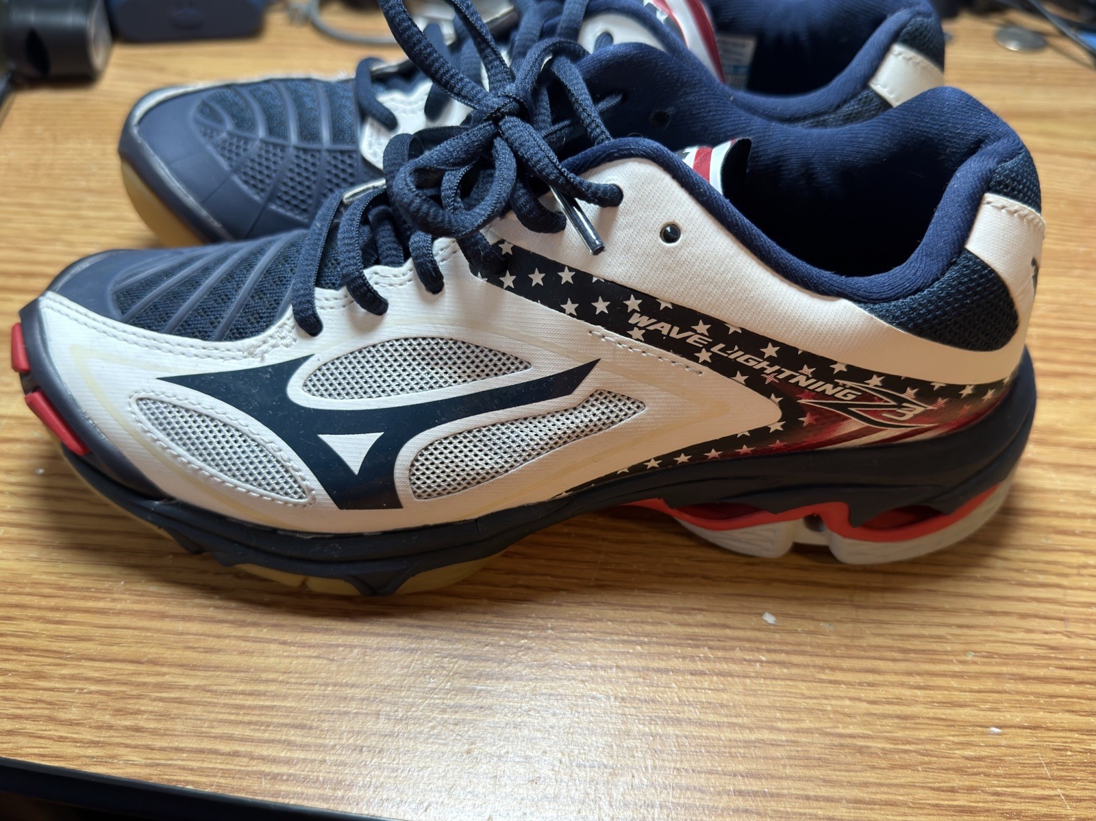 Mizuno Womens Sz 6 Wave Lightning Z3 430228 OUOU Red White Blue Running Shoes