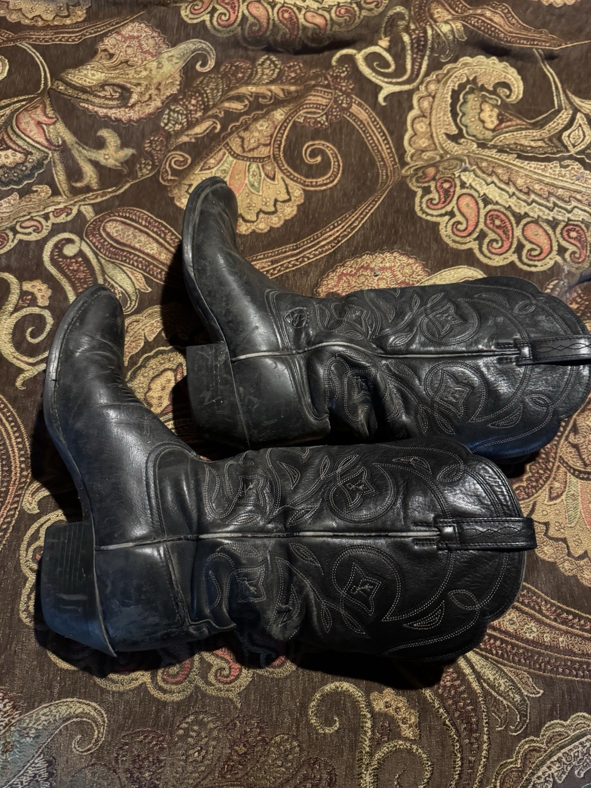 Ariat Heritage R Toe Women’s Size 9 Worn And Loved. They Are About Worn Out