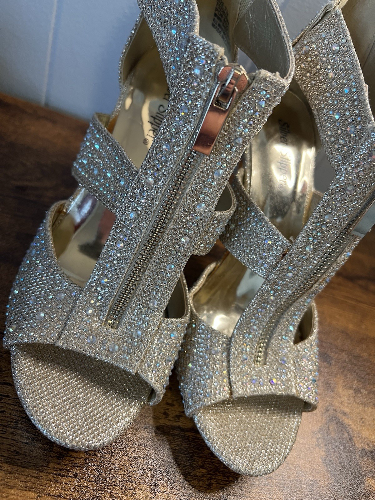 EUC Party, Coctail, Wedding, SILVER SLIPPERS Elegant Strappy Heels, Size 7