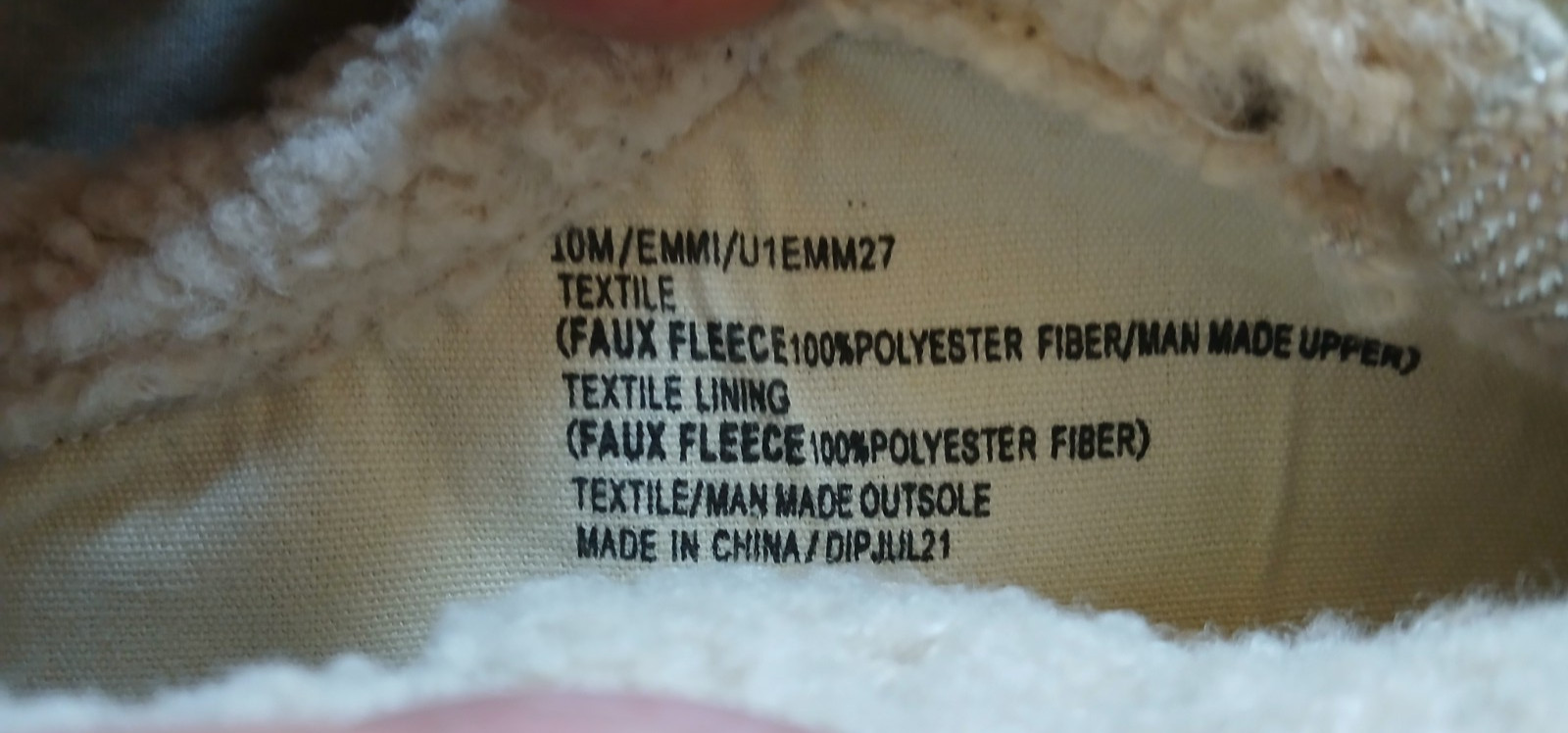 LADIES TENNIS SHOES BY UNION BAY FAUX FLEECE, SIZE 10M (NEW). STAR ON OUTSIDES.