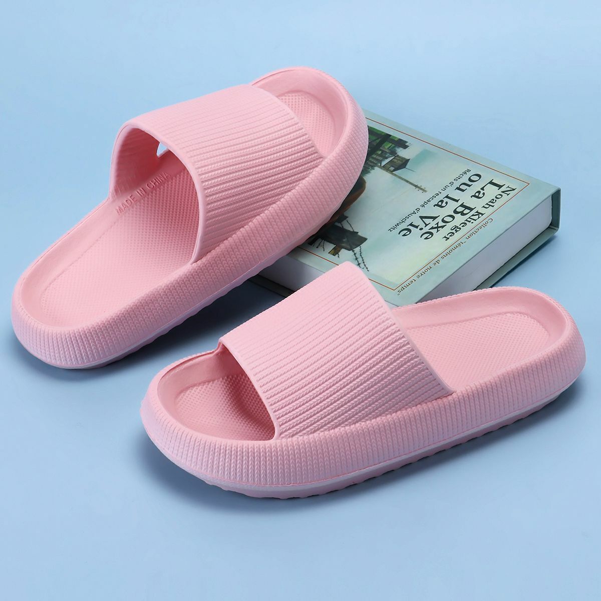 Sandals Ultra-Soft Slippers Extra Soft Cloud Shoes Anti-Slip Home Garden Beach