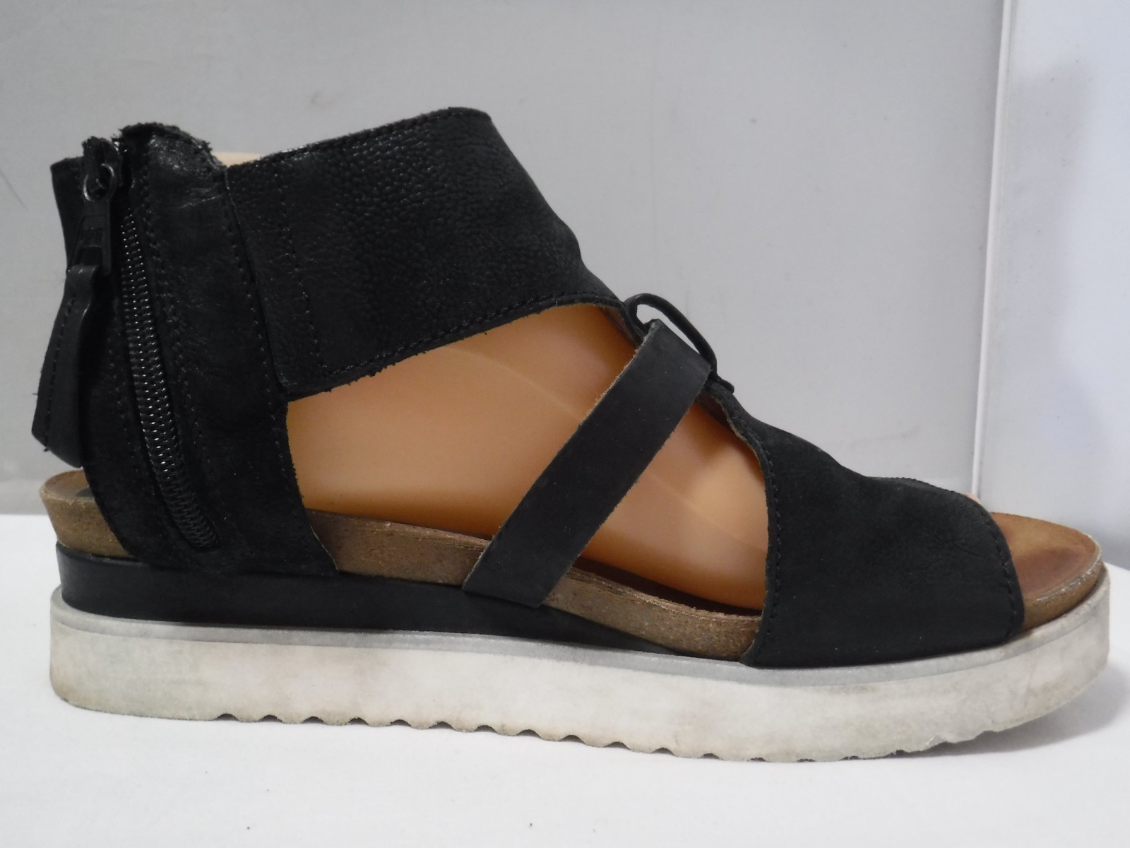 PF2 Women’s MIZ MOOZ Samantha Black Strappy Platform Chunky Sandals Sz 39 US 8