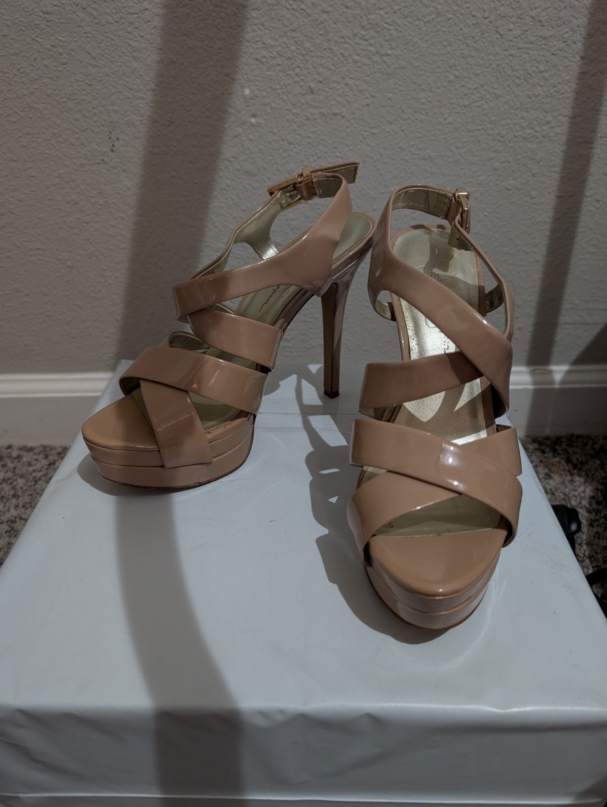Jessica Simpson Endo Open Toe Strappy Sandals Heels Tan Patent Leather Size 7.5