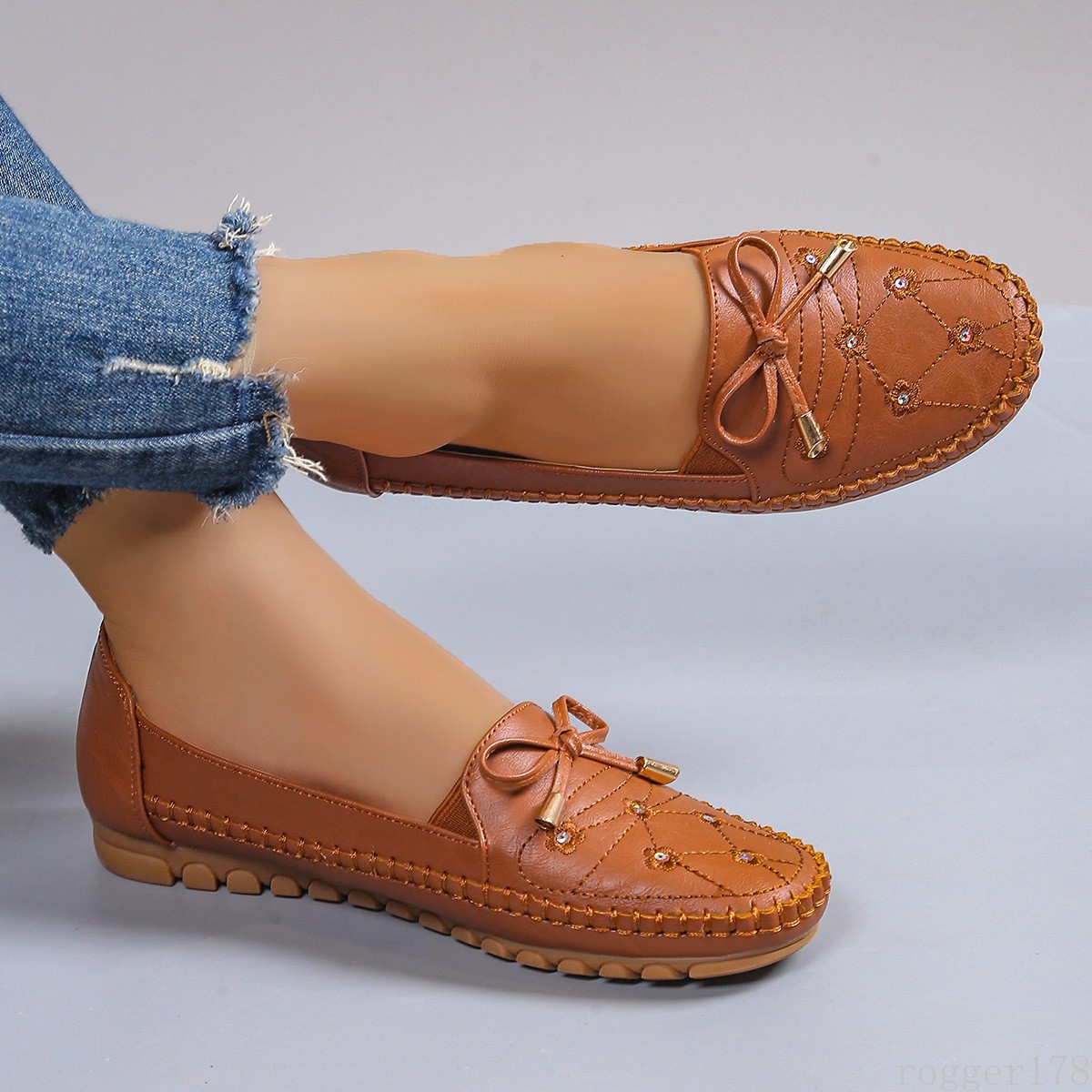 Womens Bow Accent Loafers Slip-On Casual Flat Driving Shoes for Daily Wear