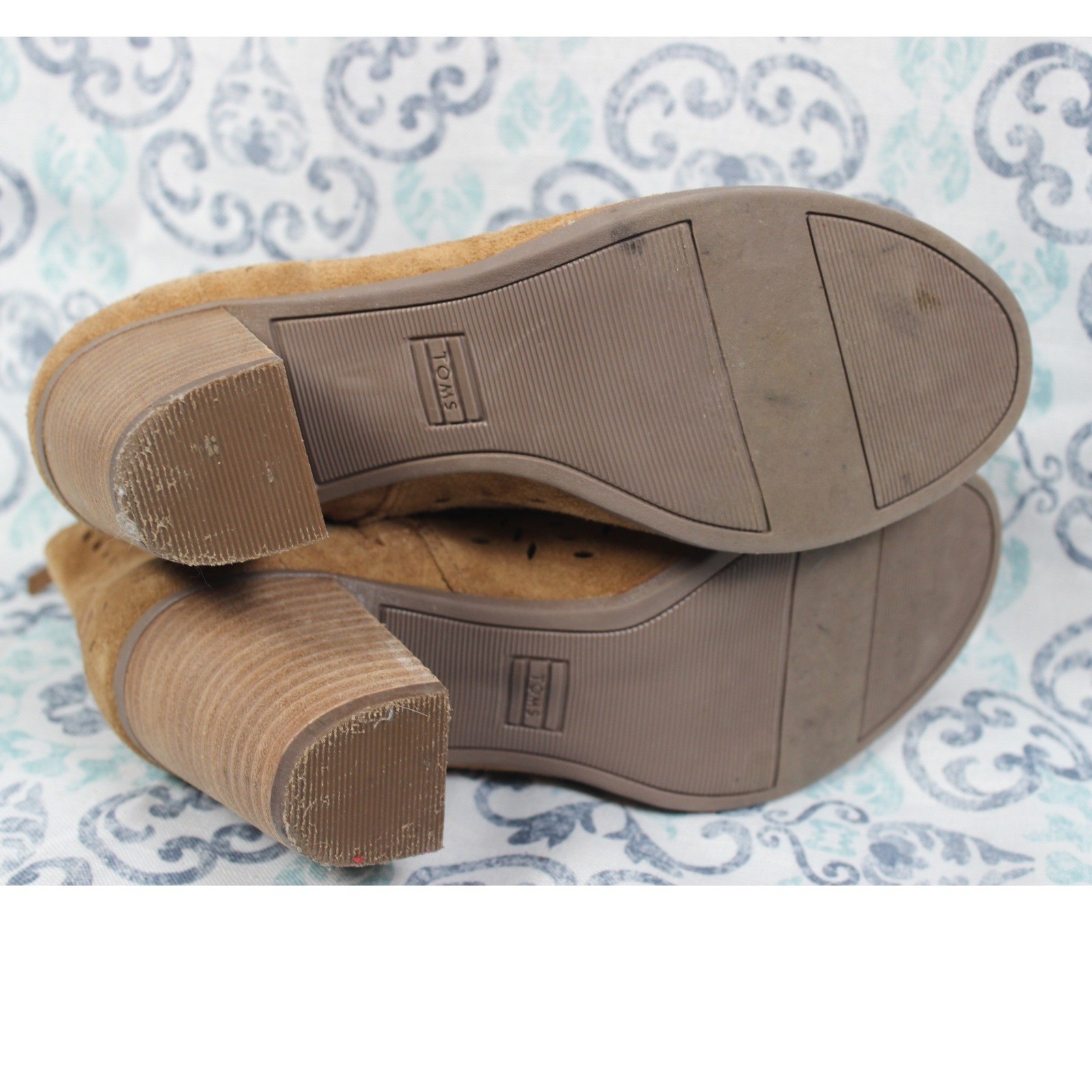 TOMS Majorca Peep Toe Ankle Boots Tan Suede Perforated Block Heel Womens 8.5