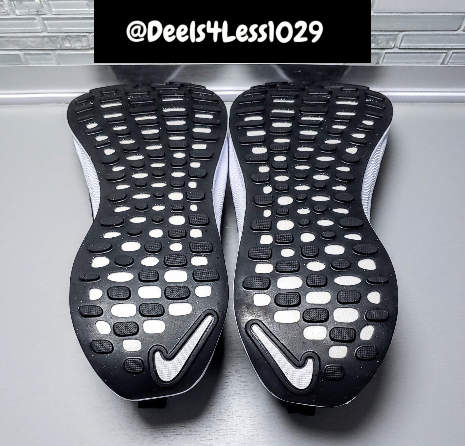 Nike ReactX Infinity Run Flyknit 4 Womens Size 8 Black White Grey DR2670-001