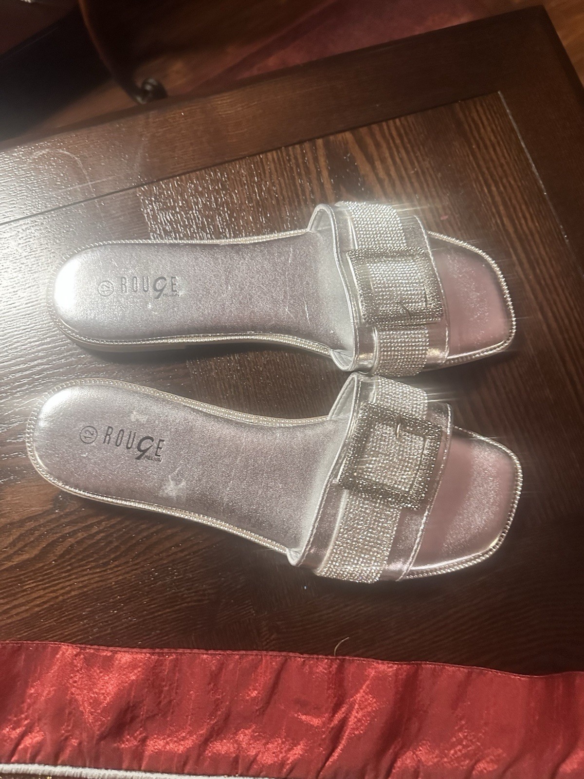 Rouge Helium Glitter Silver Slip-On Flat Sandals Women’s Size 12M