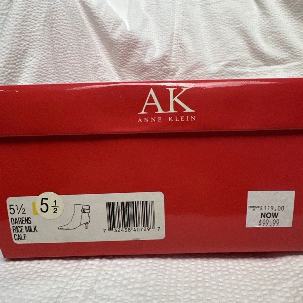 Anne Klein Darens Rice Milk Ankle Boot 5:5