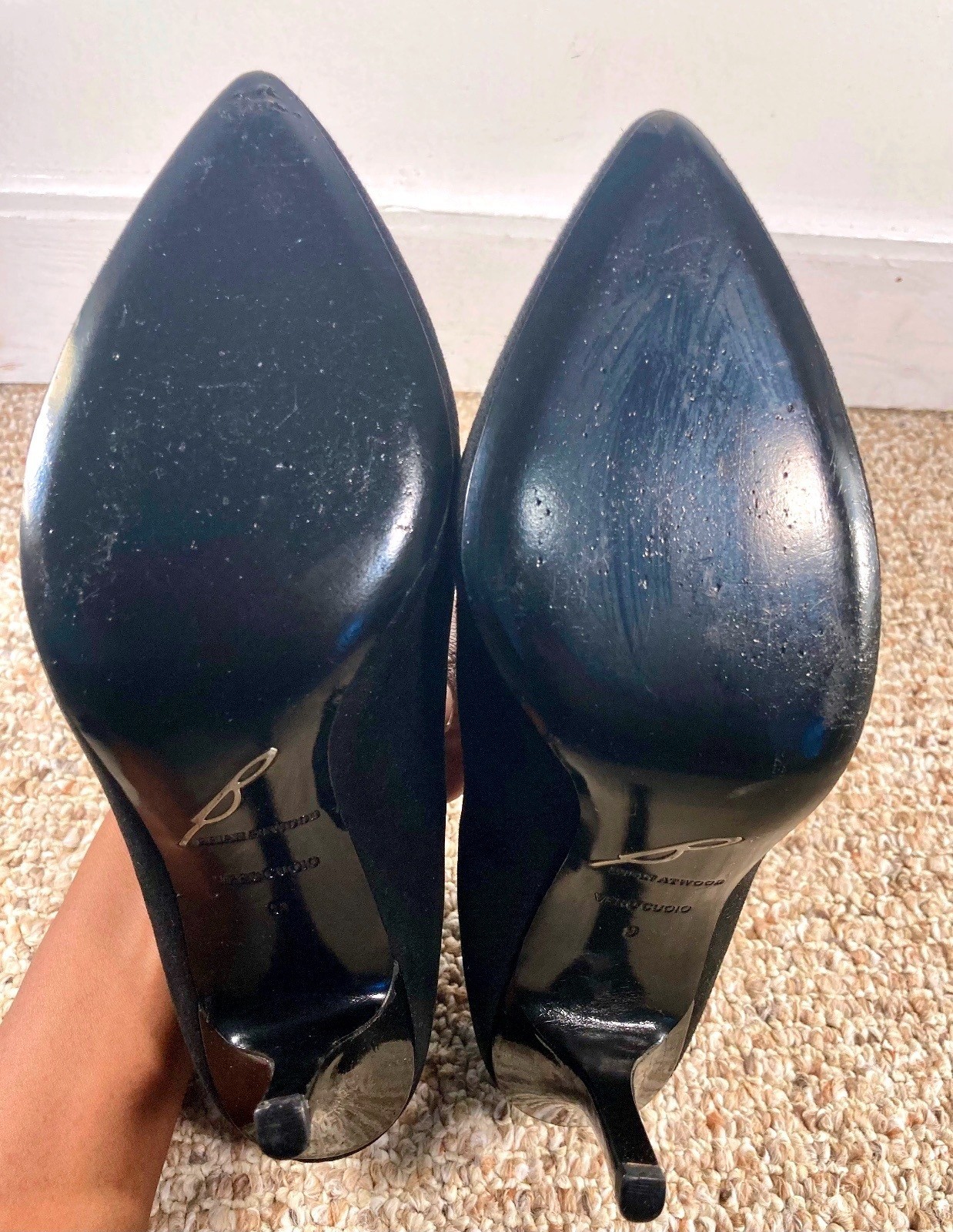 New Stuart Weitzman Standout Black Suede Pointed-Toe Ankle Boots Women’s Size 9