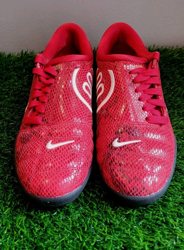 Nike Total 90 SE Fire Red Snakeskin Women’s Size 8 Indoor Soccer Shoe IB4204-600