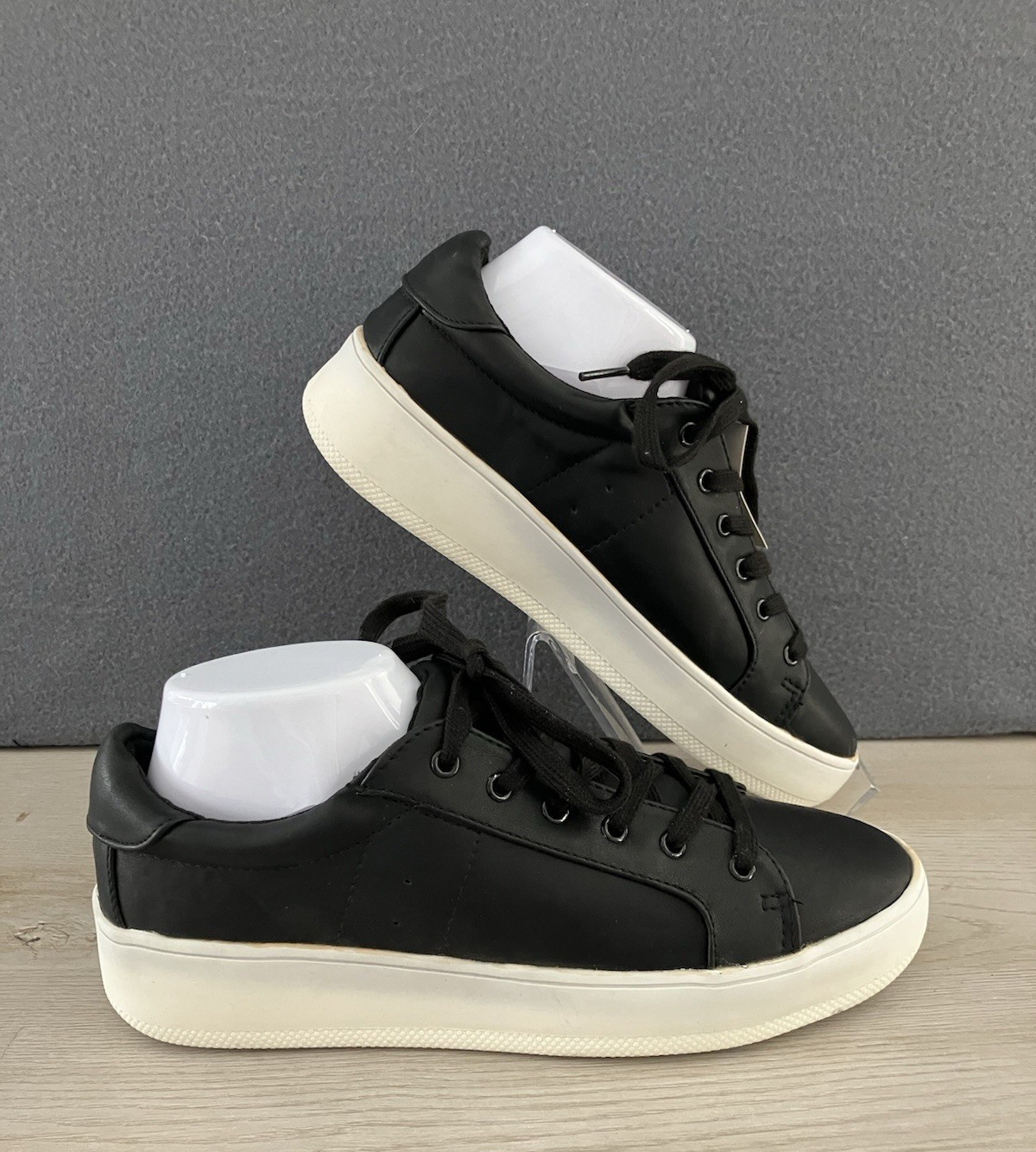 SM Womens 10 Black Casual Lace Up Platform Sneakers «Darcey» Model NWT READ
