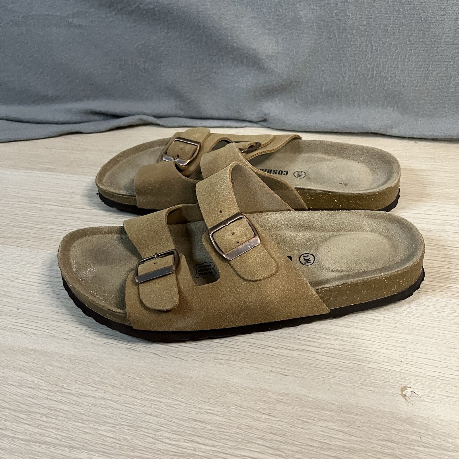 Cushionaire Women’s Slide Sandals Double Strap Comfort leather Beige Size 10M