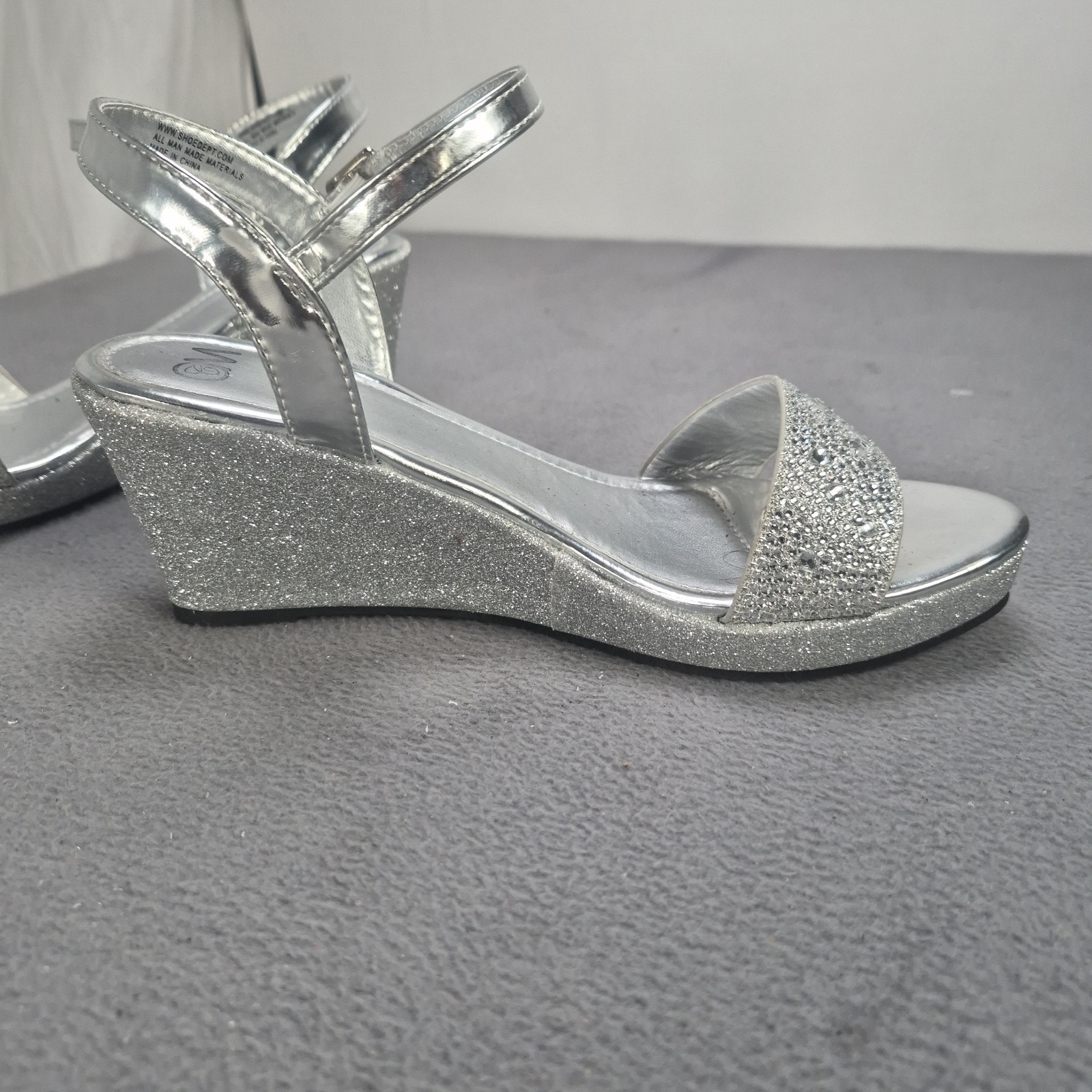 Chelsea Moreland Classy Strap Wedge Heels Platform Sandals Silver Glitter Size 6
