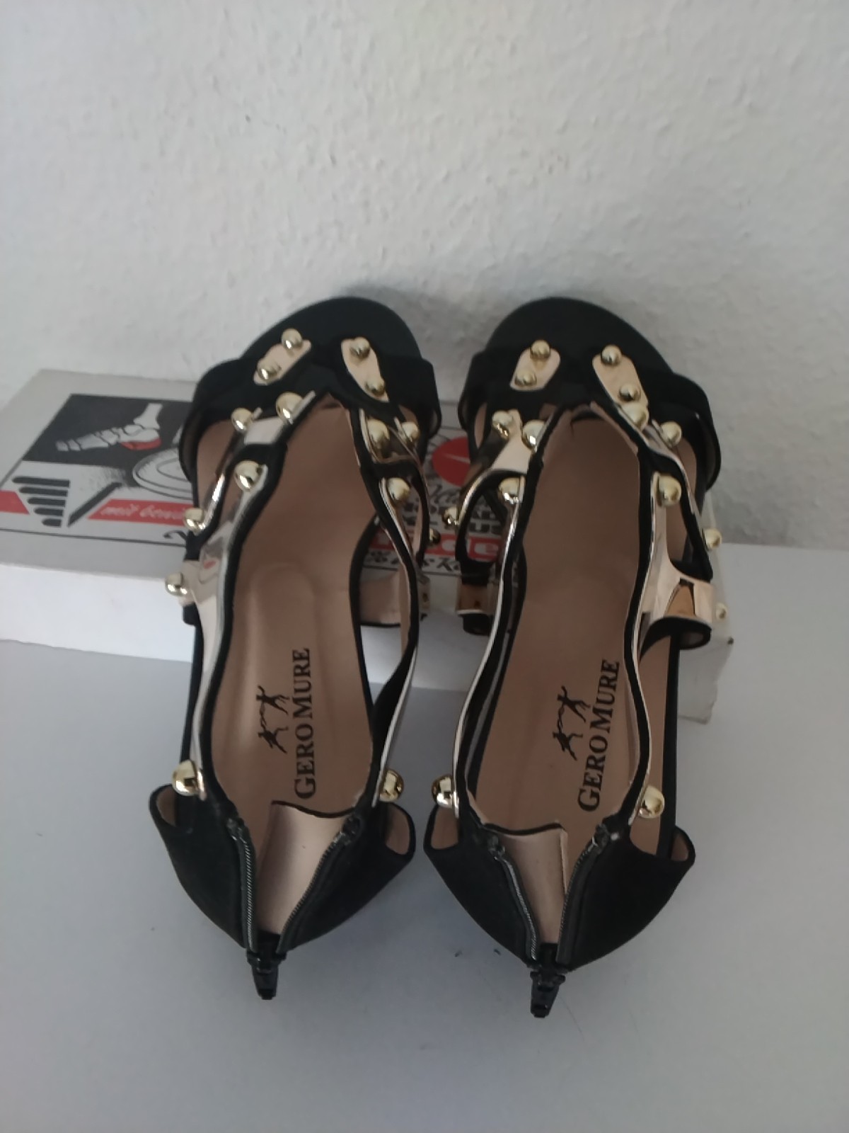 Gero Mure, sandals size 39, black gold, leather, mint condition
