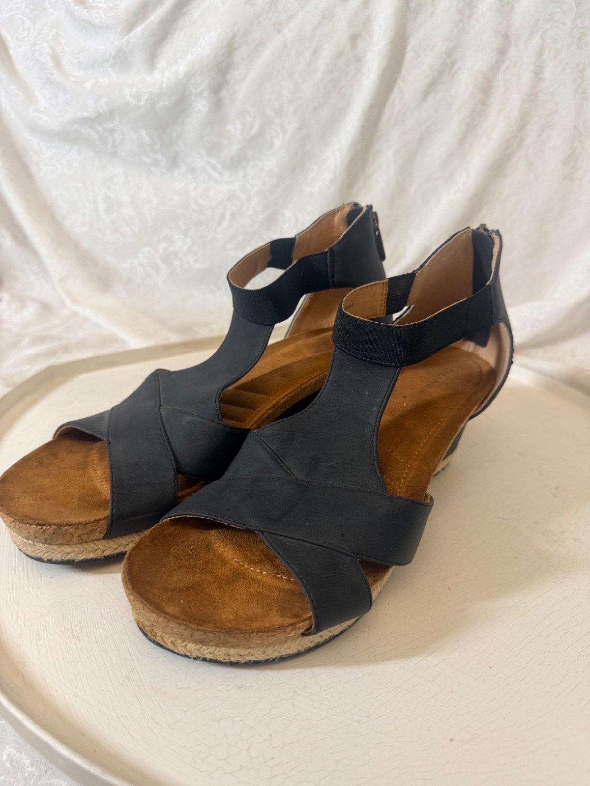 adrienne vittadini trivia Teresa wedge sandal size 8.5 black EUC