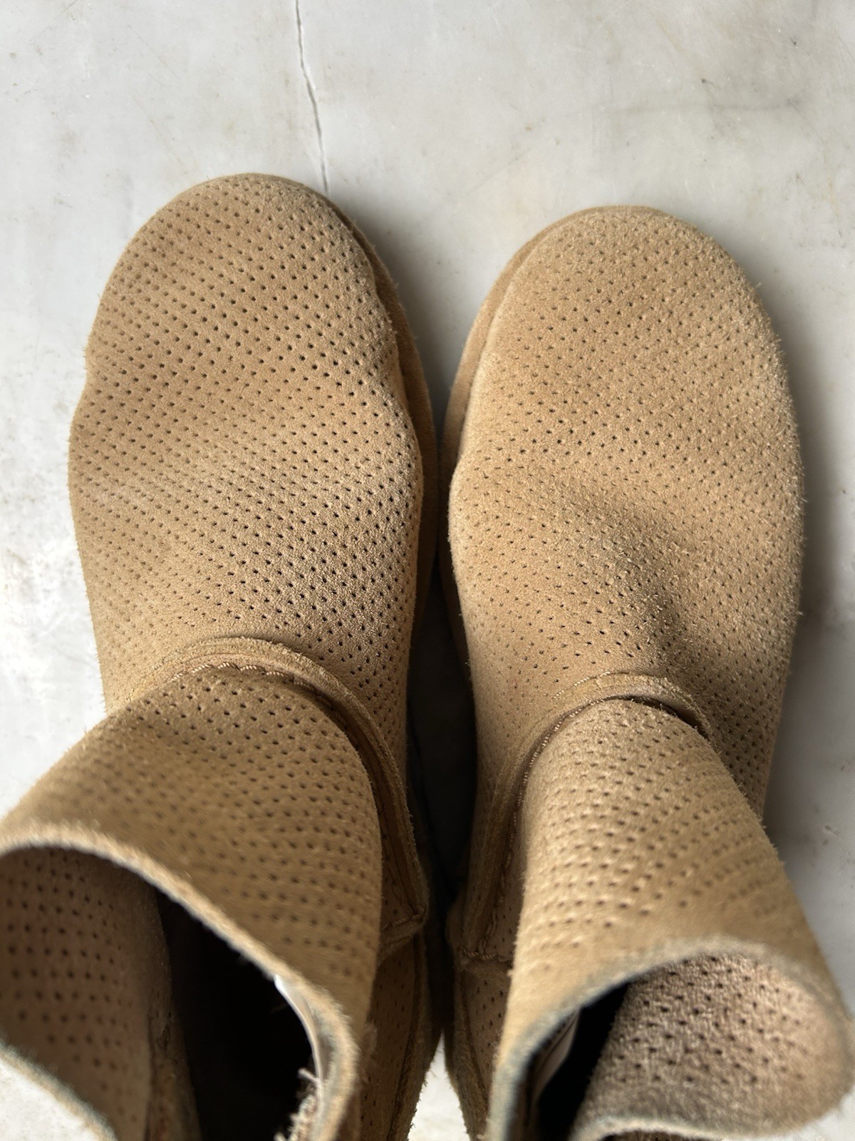 Ugg Classic Unlined Mini Perf 1016852 Tan Size 8 Women’s Boots