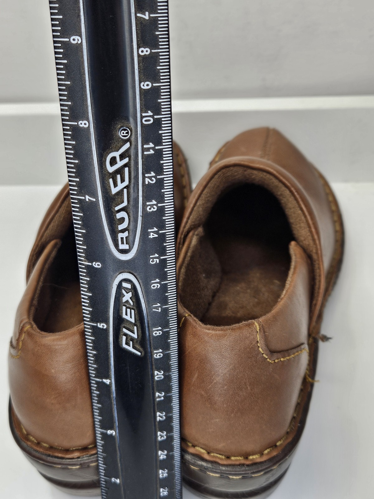 Magellan Outdoors Clogs Women’s Size 9 Brown Leather Slip On Shoes