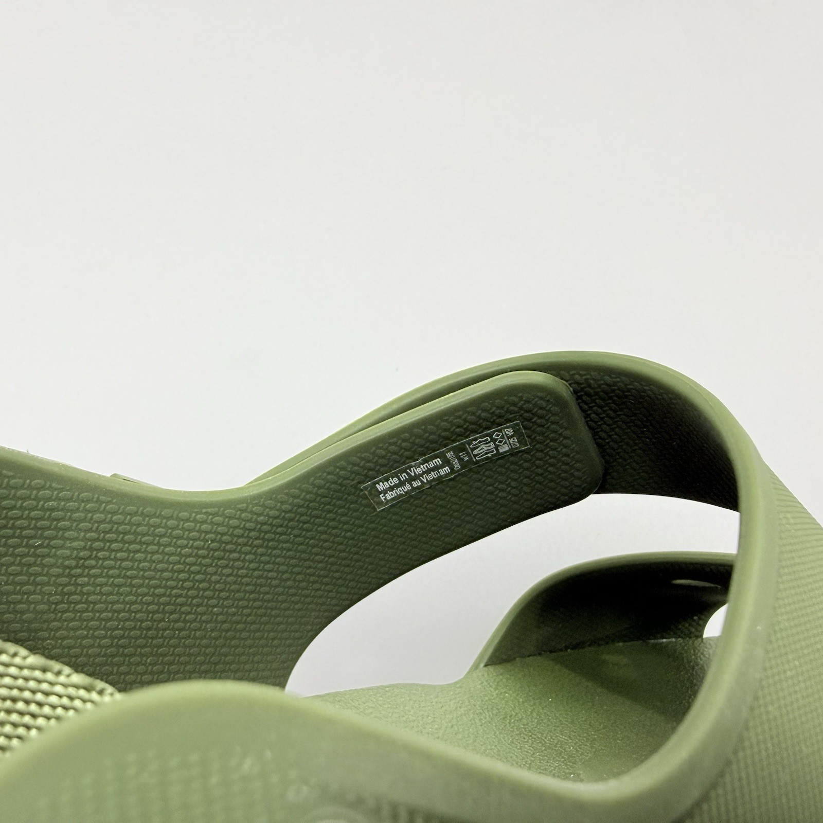 Crocs Soho Y Strap Sandal 211755 Army Green Women’s Size 11 Excellent MINT