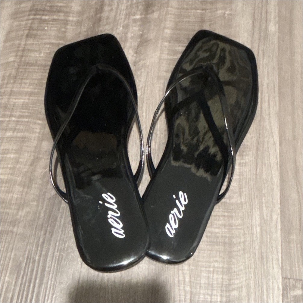 Aerie Women’s Black Solid Thong Flat Sandals Slip On Casual Style