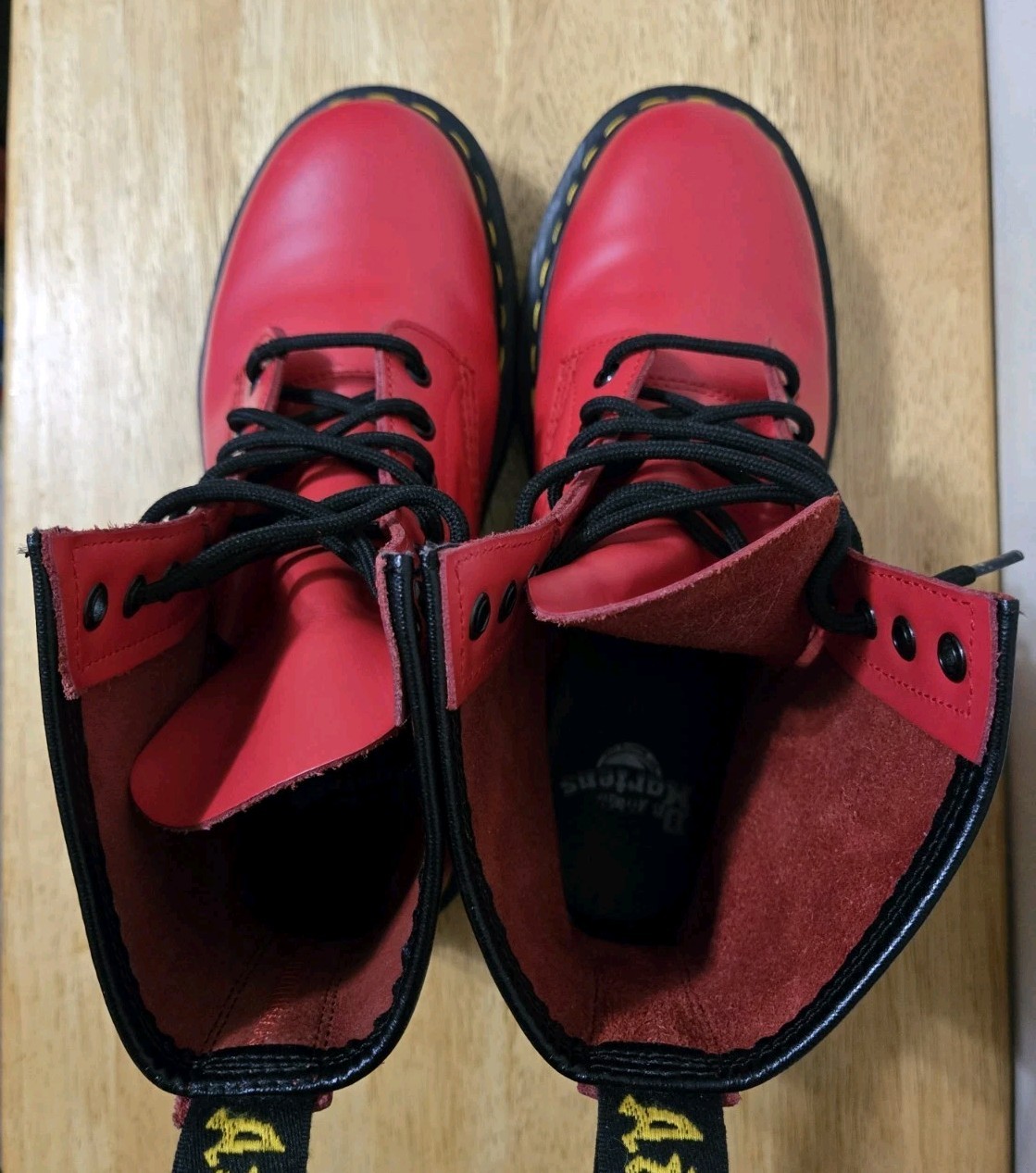 Dr. Martens Smooth Red 1460 Boots Women’s Sz 8 EU 39 Excellent Cond. Doc Martens