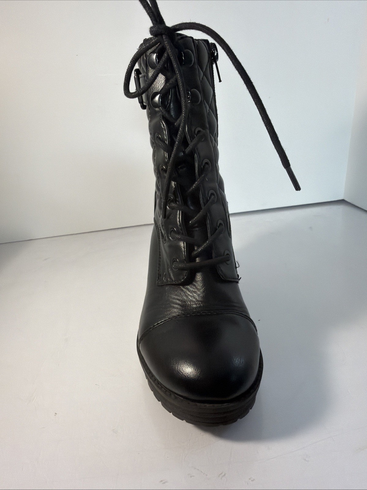 G By GUESS Black Quilted Booties Boots Heels Biker Grunge Gothic Moto Buckle 6.5