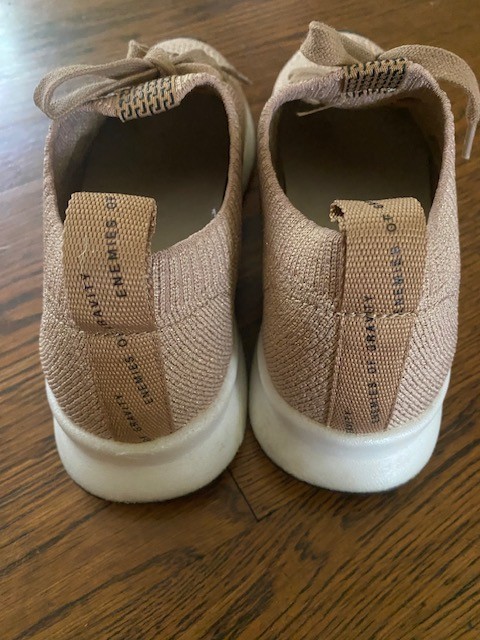 POLLIE NATION Bolt Women’s 9 Rose Gold Knit Sneaker Sock-like Fit