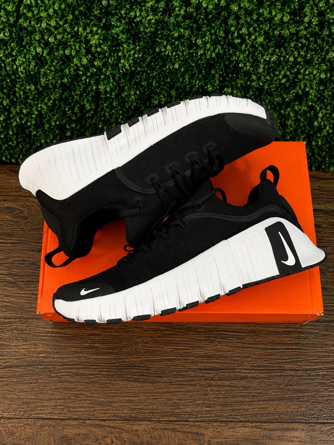 Women Nike Free Metcon 6 Black White FJ7126-001 size 8.5