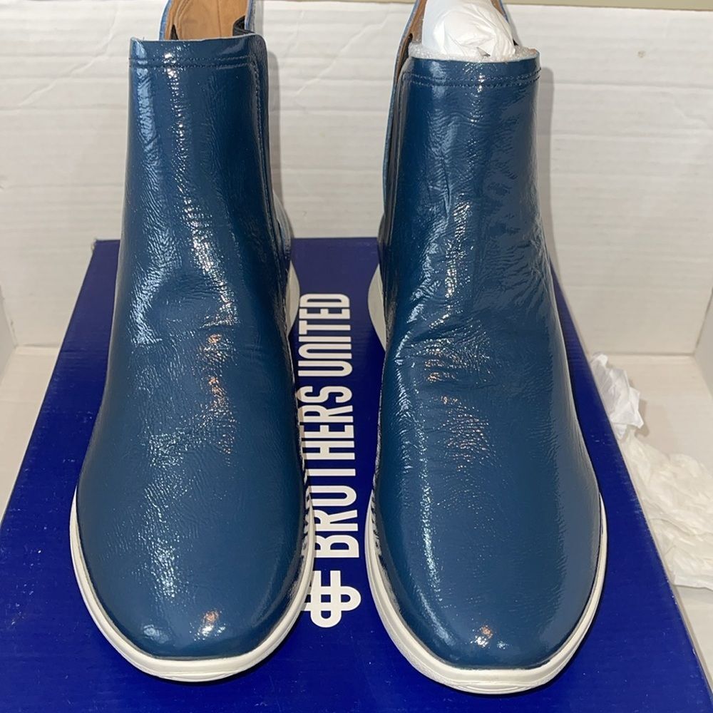 Brothers United Womens Connecticut Blue Chelsea Boots Size 10.5 Medium (B, M)