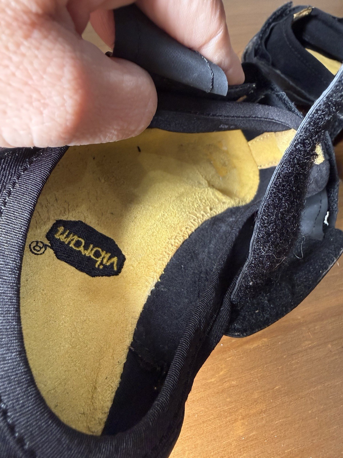 Vibram FiveFingers Women’s Barefoot Shoes Black W118 Size W 41 Size 9