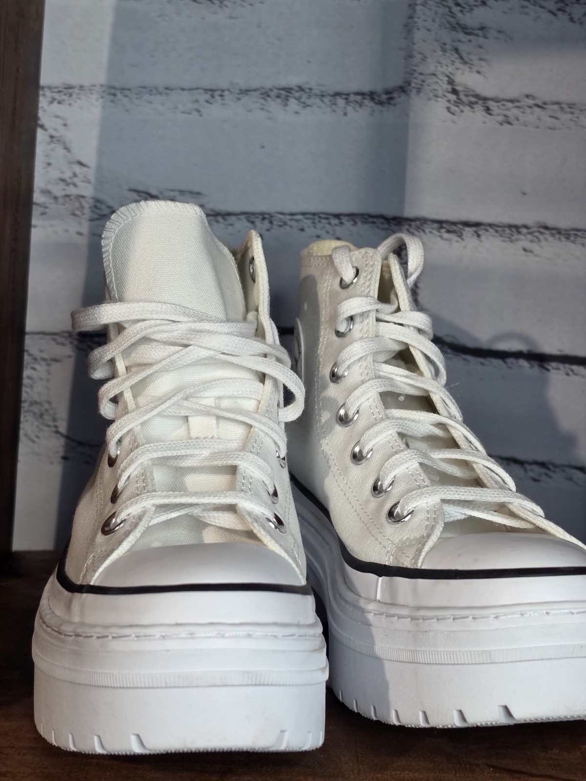 Converse Chuck Taylor All Star Lugged High Platform Women’s 7.5 White