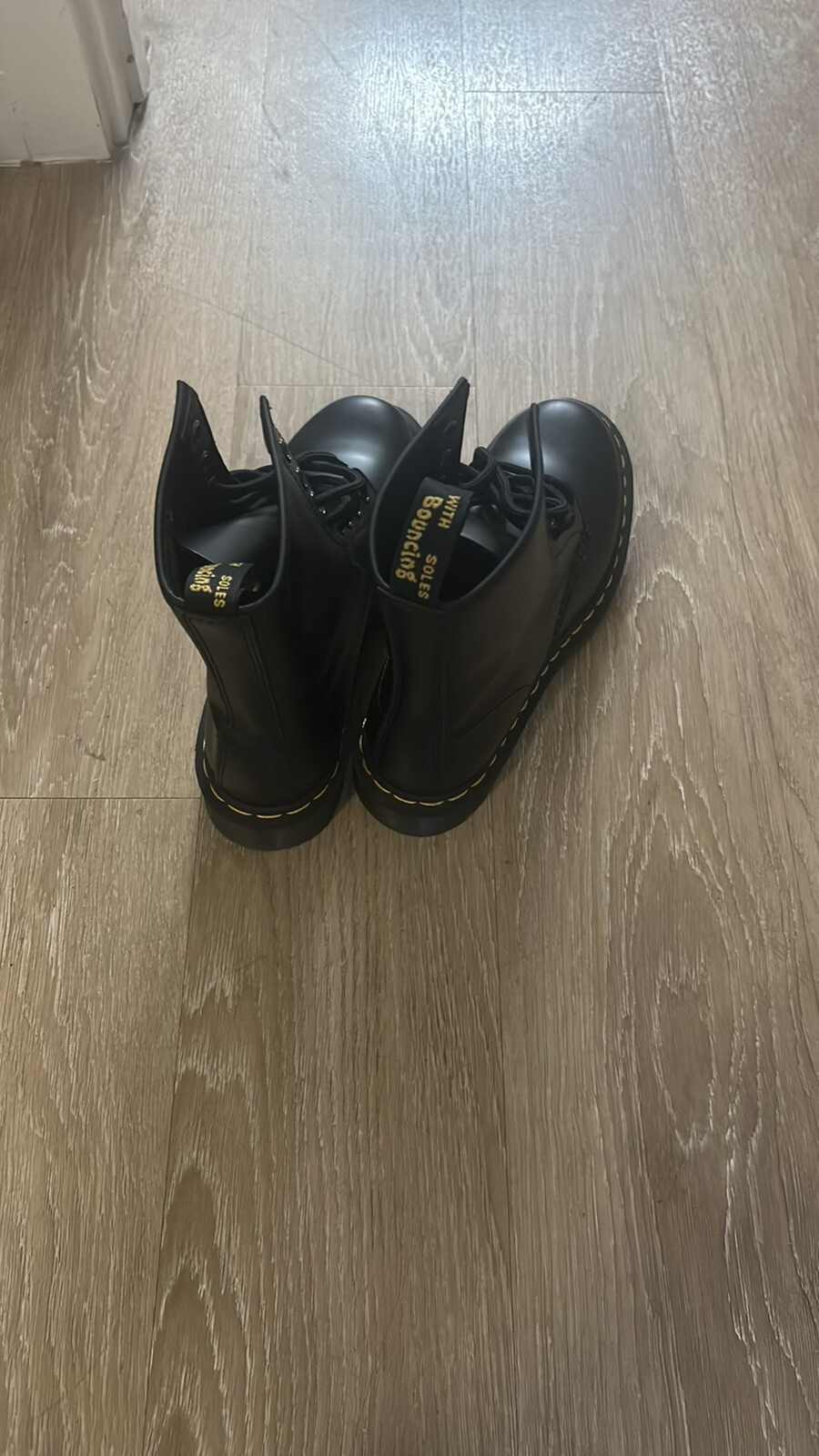 Dr. Martens Pascal 1460 Virginia Leather Boots for Women, Size US 7 – Black -…