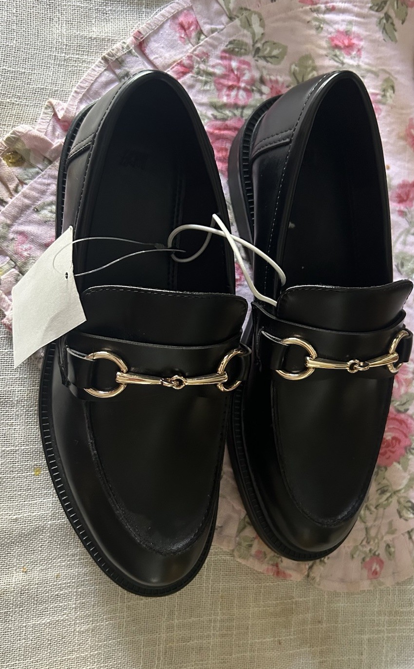 H&M Black Size 6 Faux Leather Loafers DarkAcademia, Preppy