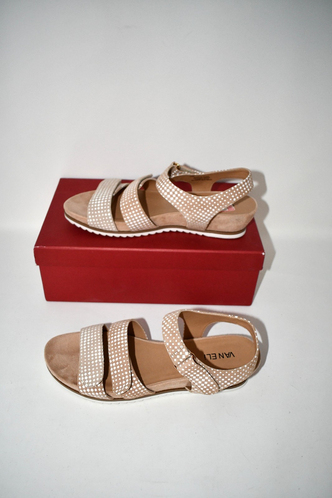 Vaneli Hazy Beige White Metallic Leather Sandals Women’s Size 10M Comfort Slingb