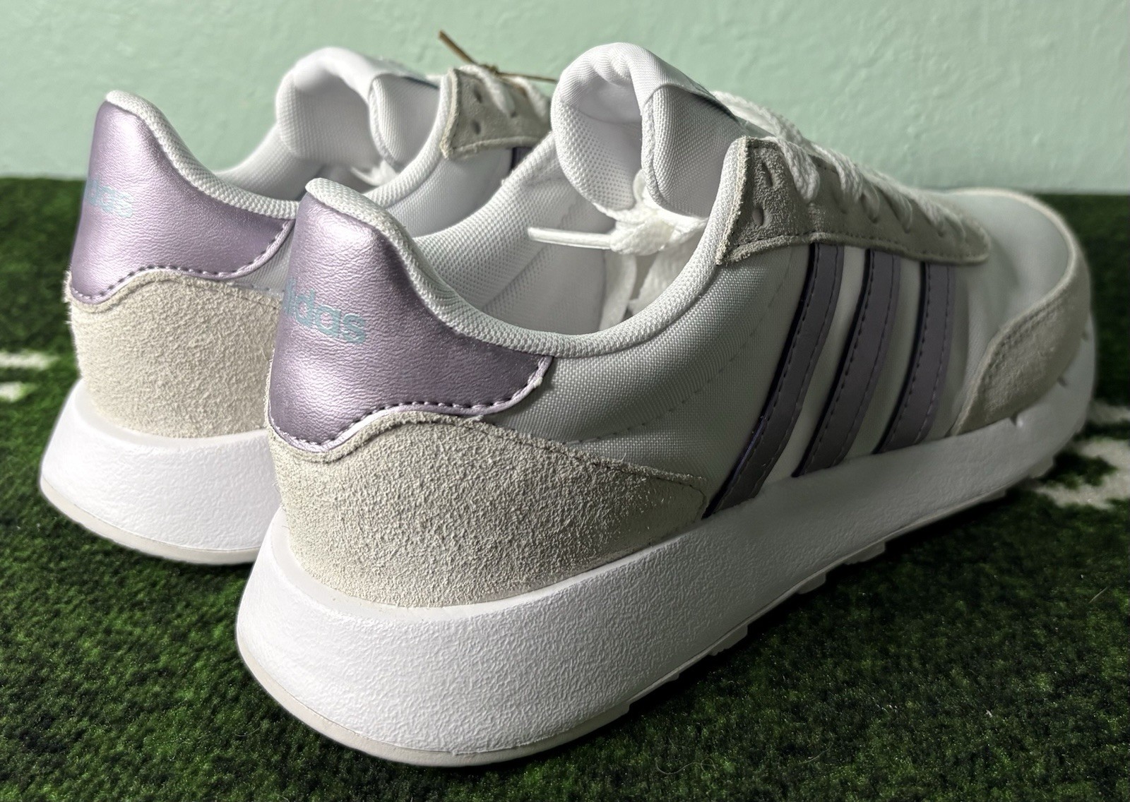 US Women’s 6/Youth 5 – Adidas Run 60s 2.0 “Chalk Silver Metallic” GX1713