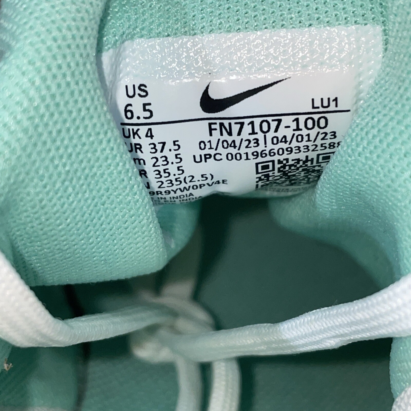 Nike Air Max Bella TR5 Running Shoes White Green FN7107-100 Womens Sz 6.5