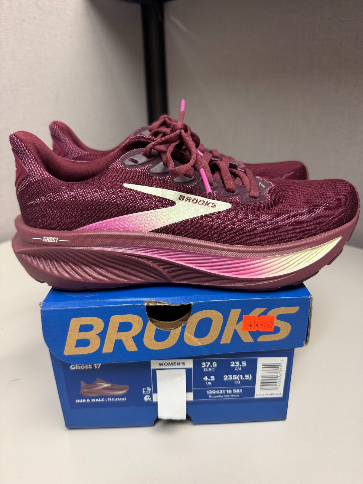 Brooks Women’s Ghost 17 Burgundy Pink Green Medium Width New