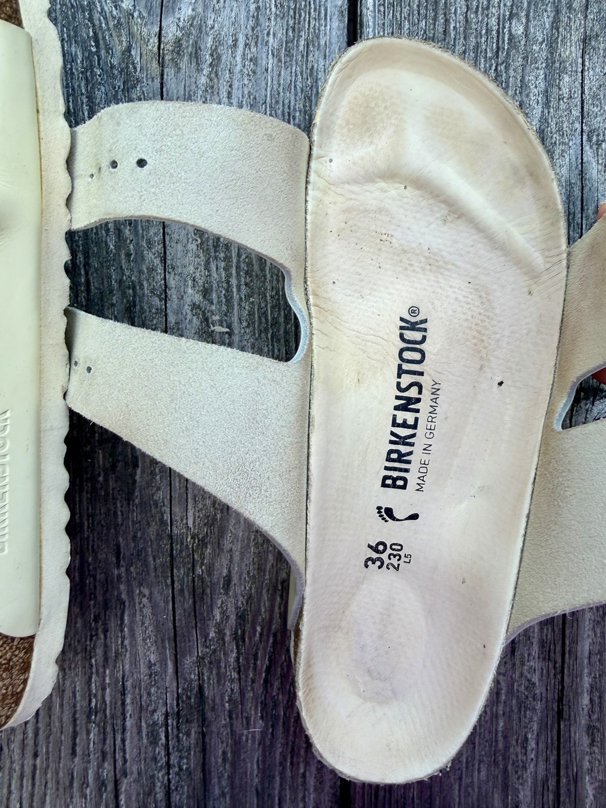 Birkenstock Arizona Big Buckle High Shine Ecru. Size 36. Perfect Summer Sandal