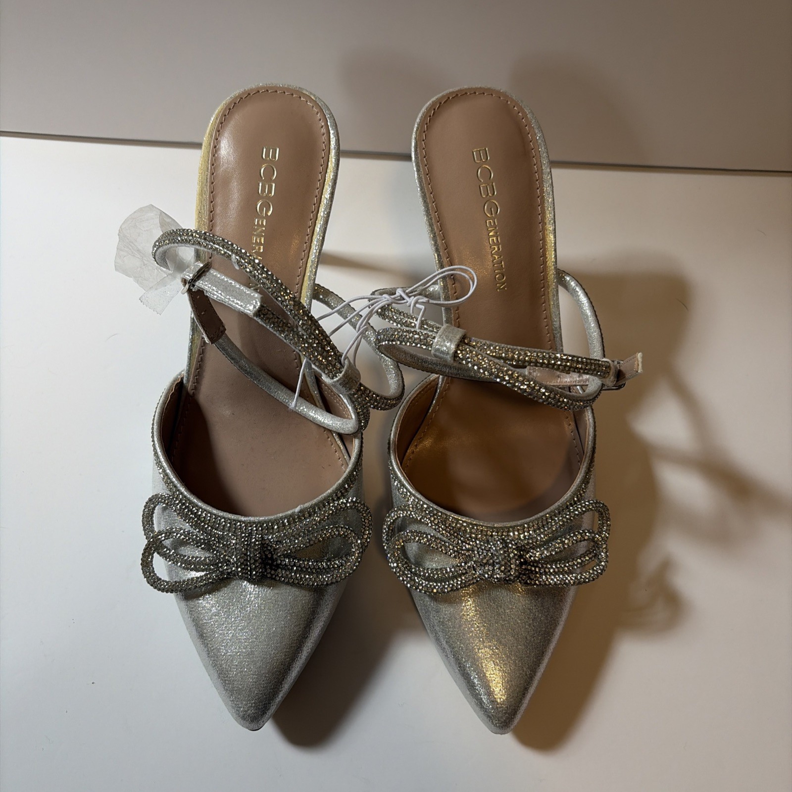 BCBGeneration Annese Silver Rhinestone Bow Heels Size 7.5 Bridal/Prom/Party NWOB