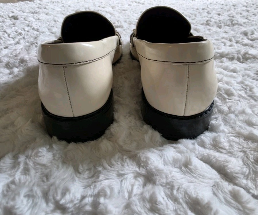 Franco Sarto Alonzo Loafers Women’s 8.5M Ivory Fringe Preppy Flats Slip-On