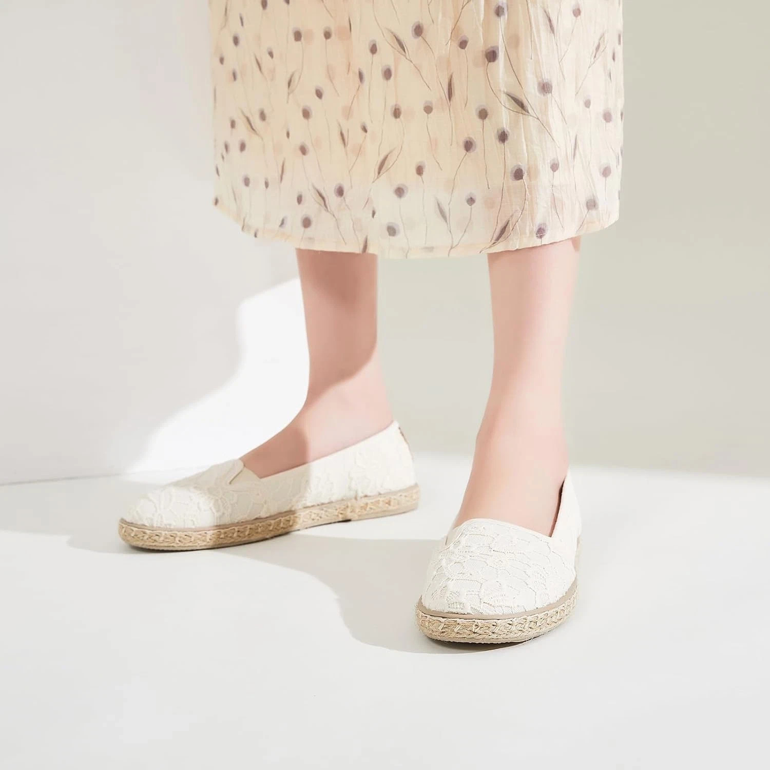 Women’s Flats with Flower Embroidered, White Lace Ballet Flats, Comfortable