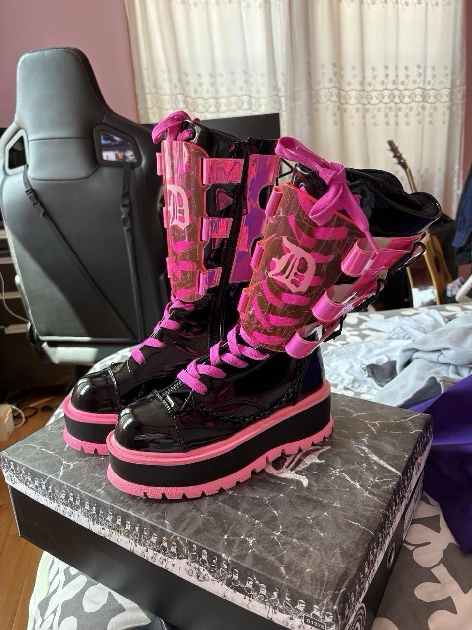Dollskill Demonia Sweet Slime Monster UV Reactive Boots Size 8