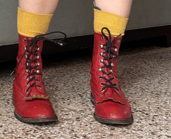 justin roper leather boots red W size 6 scuffed n well worn plenty of life