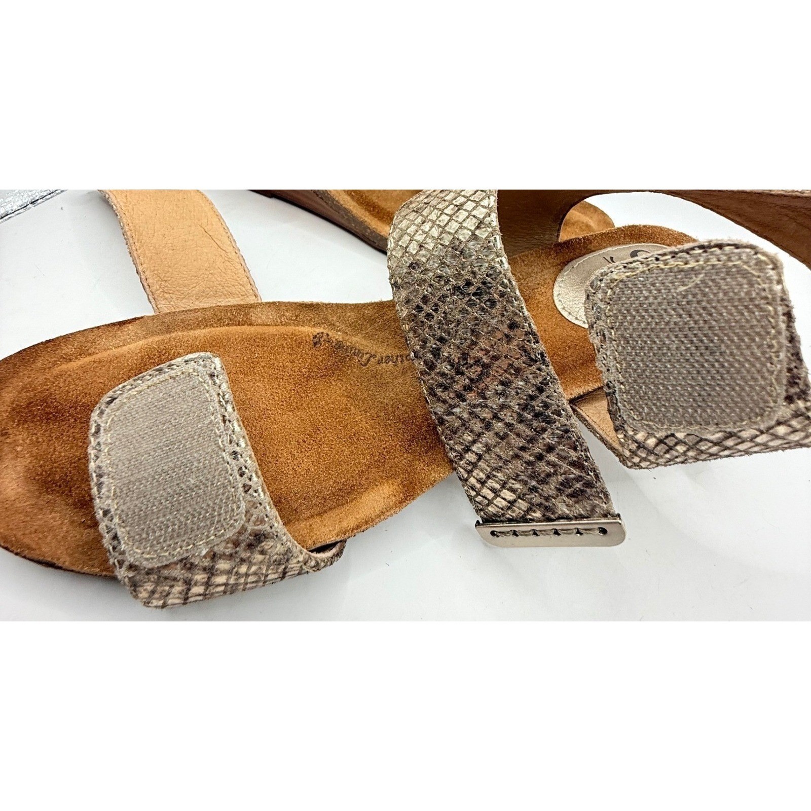 Söfft Verdi Wedge Sandals Womens 8.5 Gold Metallic Snake Print Leather Cork